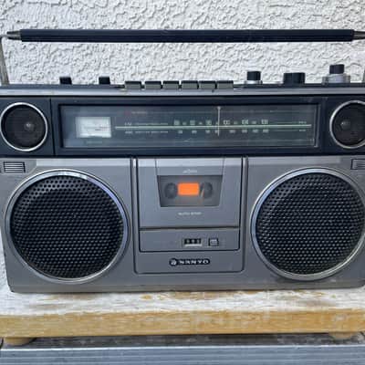 Vintage Sanyo M9930 Boom Box Cassette Recorder Stereo Radio Portable FOR PARTS OR REPAIRS image 1