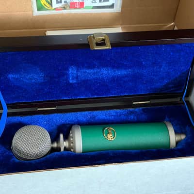 Blue Kiwi Large Diaphragm Multipattern Condenser Microphone 2010s - Green image 2