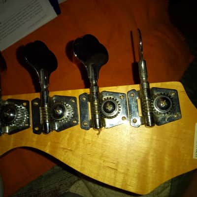 California P bass 90's - Red image 2