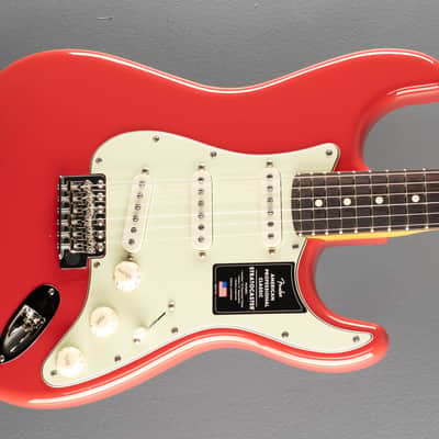 Fender American Professional Classic Stratocaster - Faded Dakota Red w/Rosewood