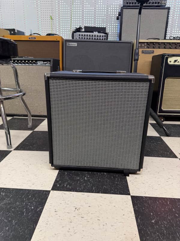 Fender Rumble 40 V3 40-Watt 1x10" Bass Combo 2015 - Present - Black image 1