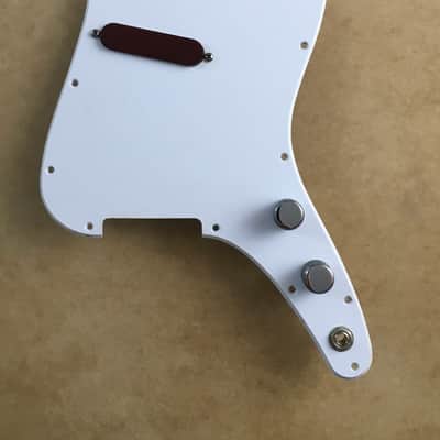 Vintage Pre-CBS Reissue Fender Musicmaster Pickguard 1962 Natural Relic Knurled Knobs Reissue Cover image 1