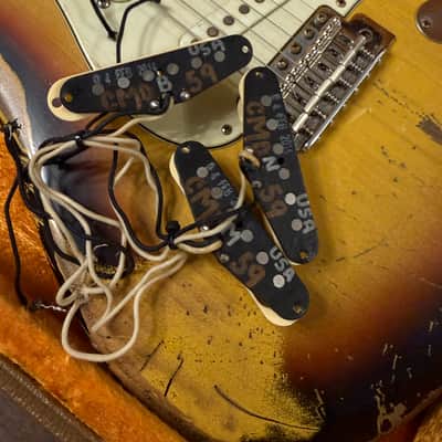 MJT  Stratocaster **1 PIECE BODY** Heavy relic with Fender case & Extra set of 59' pick-ups image 16