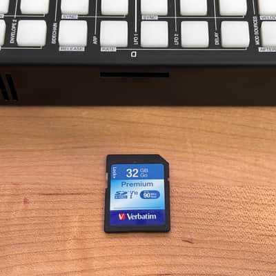Synthstrom Deluge - OLED display - with case image 15