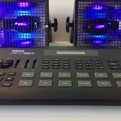 YAMAHA ry 30 80's Black ( very rare / Vintage digital groovebox) Near mint condition ! no AC adaptat image 1