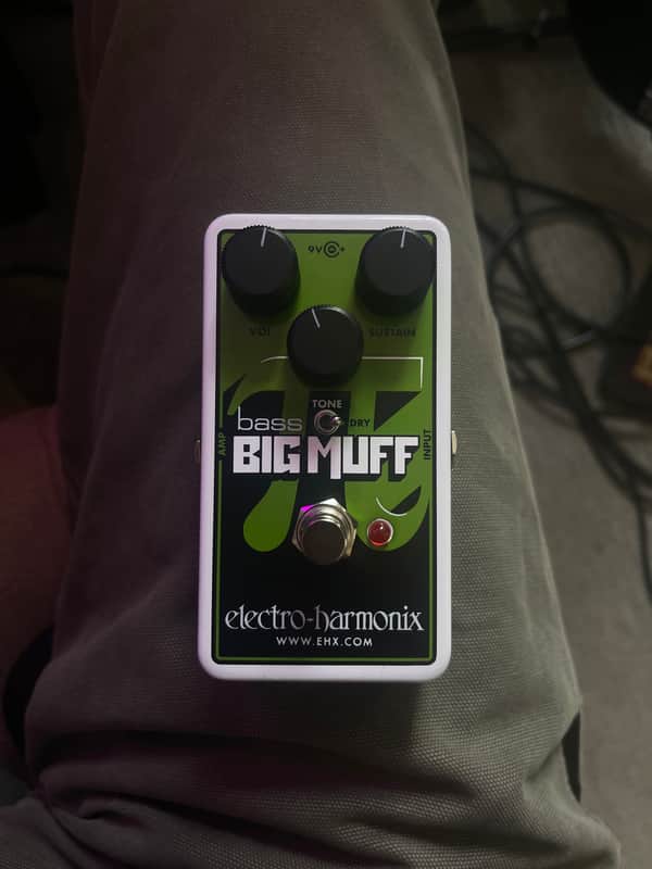 Electro-Harmonix Nano Bass Big Muff Pi Distortion / Sustainer 2014 - Present - Green / Black image 1