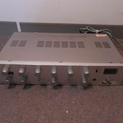 TOA M900A Amplifier image 1