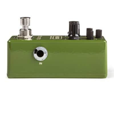 MXR M281 Thump Bass Guitar Preamp EQ Compact Mini Bass Effects Pedal image 2