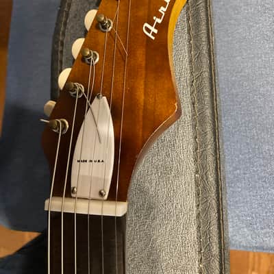 Airline Bobkat Mid 60’s - Sunburst image 4
