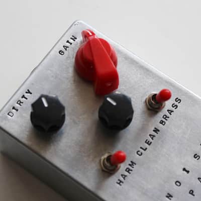 (IN STOCK) Noise Space Audio Brass Fuzz Silicon (Maestro Brassmaster or Malekko B:assmaster work-alike) image 2