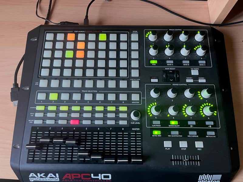 Akai APC40 2010s - Black image 1