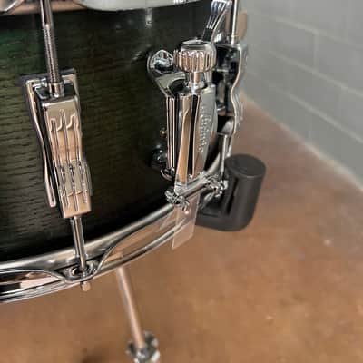 Ludwig Classic Oak 6.5x14" Snare Drum in Green Burst image 6