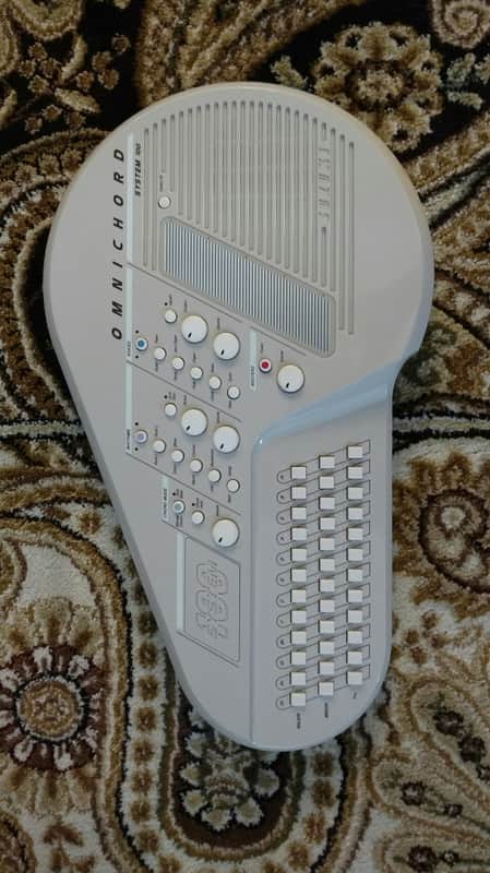 Suzuki Omnichord OM-100 Synthesizer w/ Case image 1