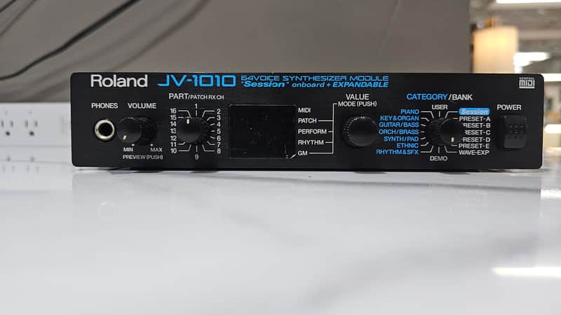 Roland JV-1010 64-Voice Synthesizer Module
