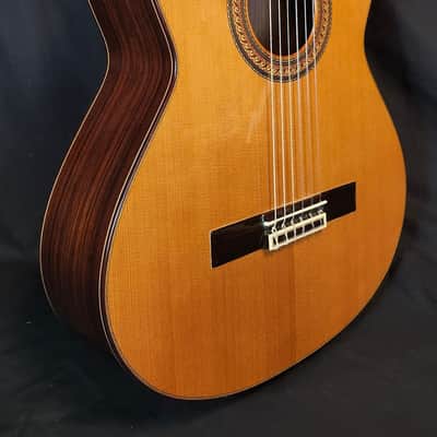 Jose Ramirez Pre Owned 1995 Vintage R4 all Solid CLassical Guitar With Case image 4