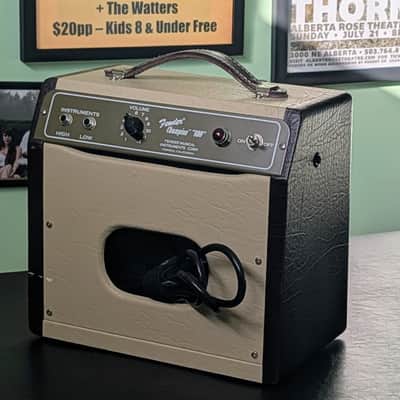 Fender Champion 600 5-Watt 1x6" Guitar Combo with cover image 3