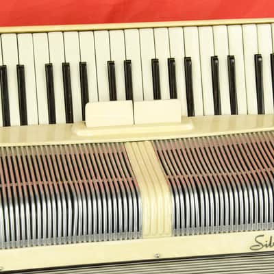 Used Scandalli Silvietto Student Accordion with Case image 3