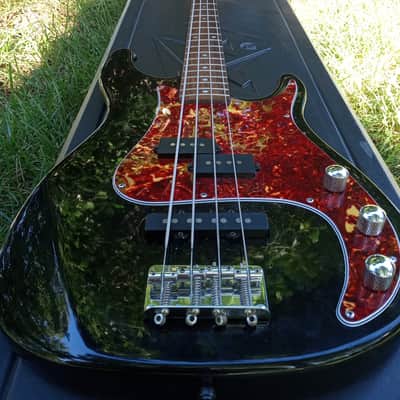 Peavey USA Forum Bass image 5