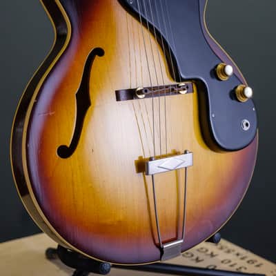 Gibson ES-120T 1963 - Three Tone Sunburst image 4