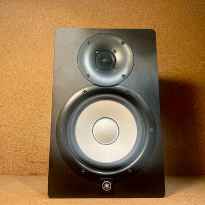 Yamaha HS7 6.5" Powered Studio Monitor (Single) – Demo unit – Boxed – Warranty image 4
