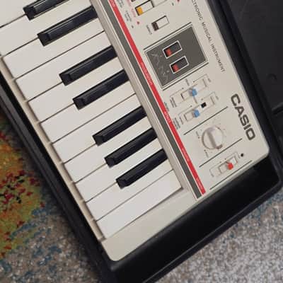 Casio MT-65 Casiotone 49-Key Synthesizer 1980s - White image 4