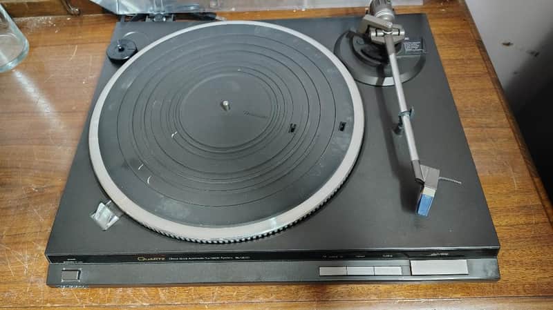 Technics SL QD33 fully automatic turntable in excellent condition, serviced -3 1980's