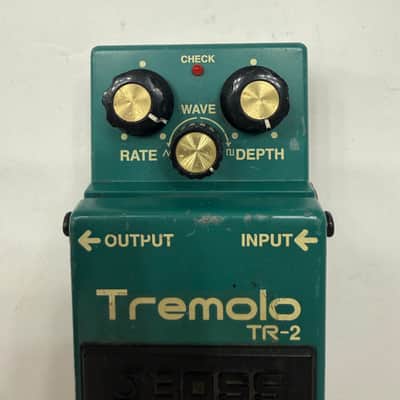 Boss Roland TR-2 Tremolo Guitar Effect Pedal image 2