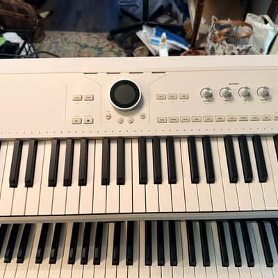 Arturia AstroLab 61-Key Stage Keyboard 2024 - Present - White