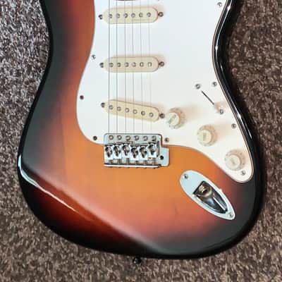 2002 Fender Stratocaster Electric guitar Made in the usa tweed Hardshell case image 6