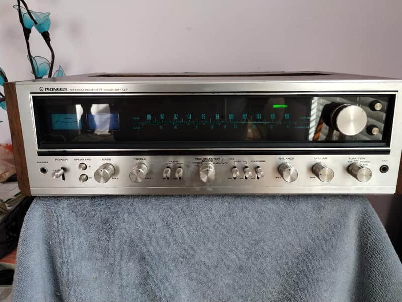 Pioneer SX737 receiver in very good condition - 1970's image 1
