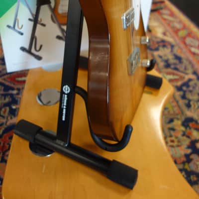 Konig & Meyer 17540 Foldable Guitar Stand image 3
