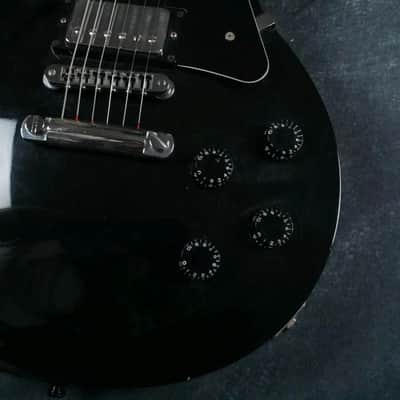 Gibson Les Paul Studio 2004 - Ebony - Chainsaw case - repaired image 5