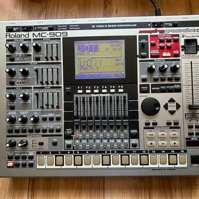 Roland MC-909 Groovebox 2010s - Silver image 2