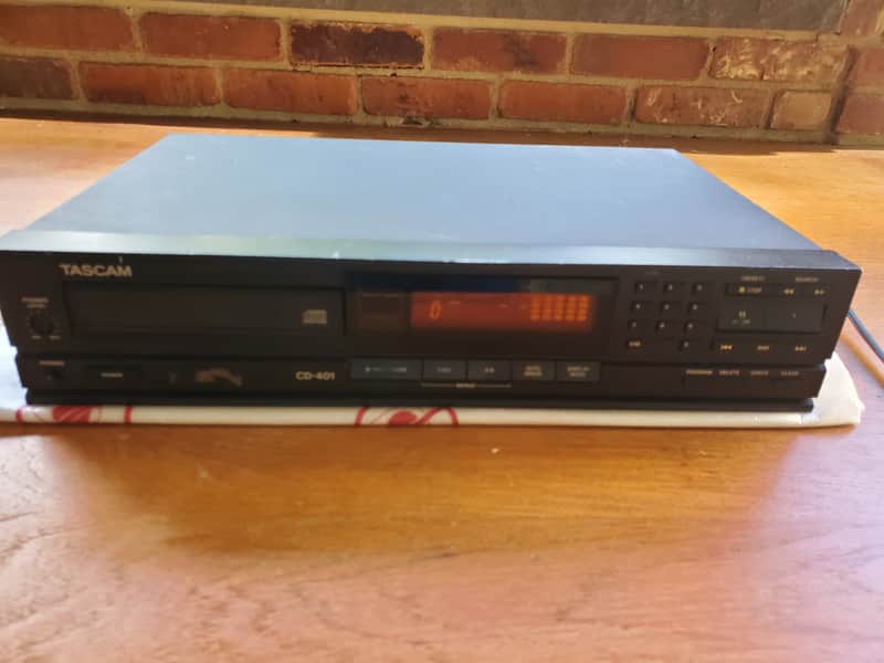 TASCAM CD-401 Mark 1 1990 - Black image 1