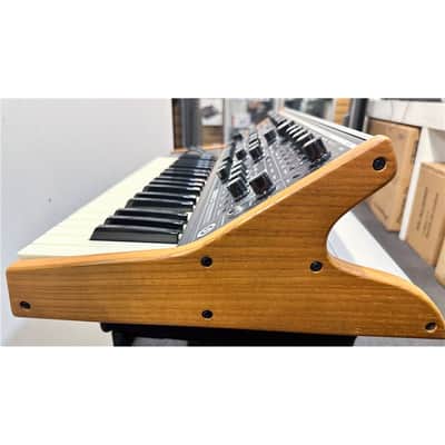 Moog SUB 37 Paraphonic Analogue Synthesizer, Second-Hand image 3