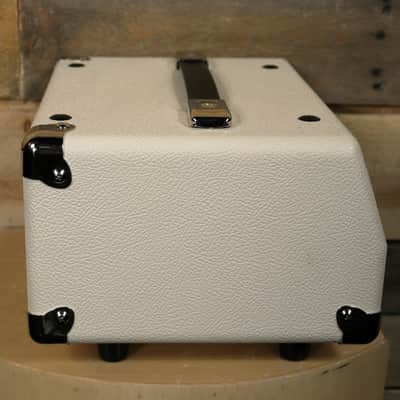 Ampeg Limited Edition SVT Micro VR 200W Bass Amp Head & SVT-210AV 2x10" Micro Bass Cabinet White "Excellent Condition" image 5
