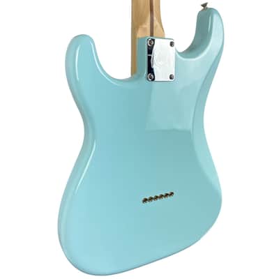 Fender Tom Delonge Signature Stratocaster 2023 - Daphne Blue image 5