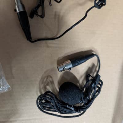 VocoPro UDH-Dual-B wireless Microphone System image 7