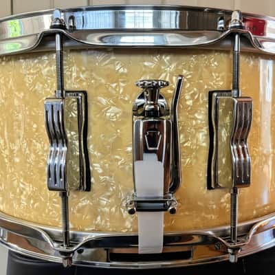 Ludwig LS403 Classic Maple 6.5x14" 10-Lug Snare Drum 2013 - Present - Vintage White Marine Pearl image 2