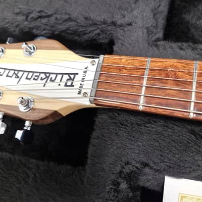 Rickenbacker 330 - Mapleglo - inc Case image 3