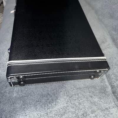Fender Classic Series Wood stratocaster Guitar Case 2010s - Black image 4