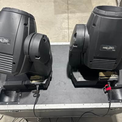 Martin Professional Mac 250 Entourages Wash - 2 Units plus Case image 6
