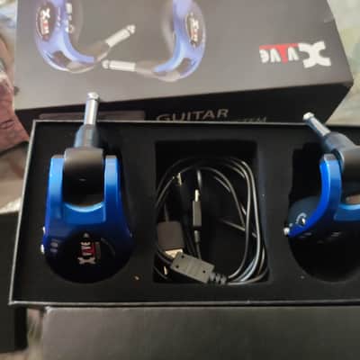 Xvive U2 Wireless Guitar System 2010s - BLUE image 2