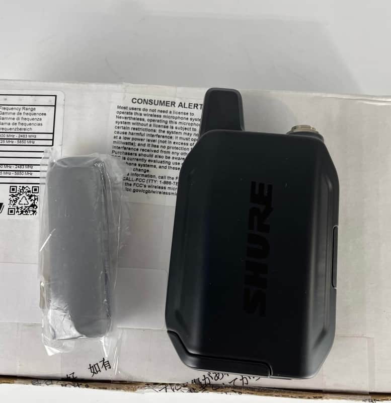 Shure GLXD1+ Dual Band Bodypack Wireless Microphone Transmitter, Z3 Band image 1