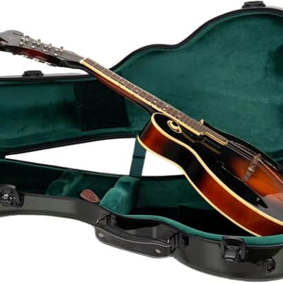 Crossrock Air Carbon Mandolin Case for F-Style (Fits Gibson F5) | Gloss 3K Carbon Weave Finish in Racing Green, TSA Lock, Backpack Straps, Dust Cover – Elite Flight Case image 3