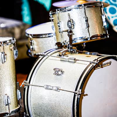 Ludwig Club Date 1966 Drum Set w/ 1968 Blue Note Floor Tom – Vintage Players Kit – Excellent Setup w/ Vintage Hardware image 4