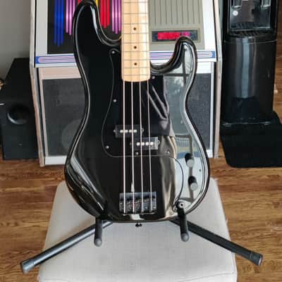 Fender Roger Waters Artist Series Signature Precision Bass 2011 - 2017 - Black image 1