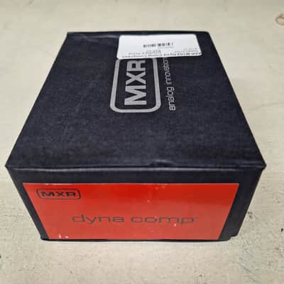 MXR M102 Dyna Comp 1995 - Present - Red image 2