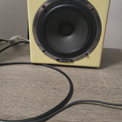 Avantone Pro Active MixCubes (Single) 2011 - Present - Buttercream image 1