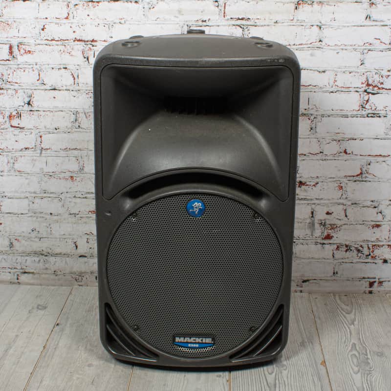 Mackie - C300 300w Powered Speaker w/Cover - USED image 1